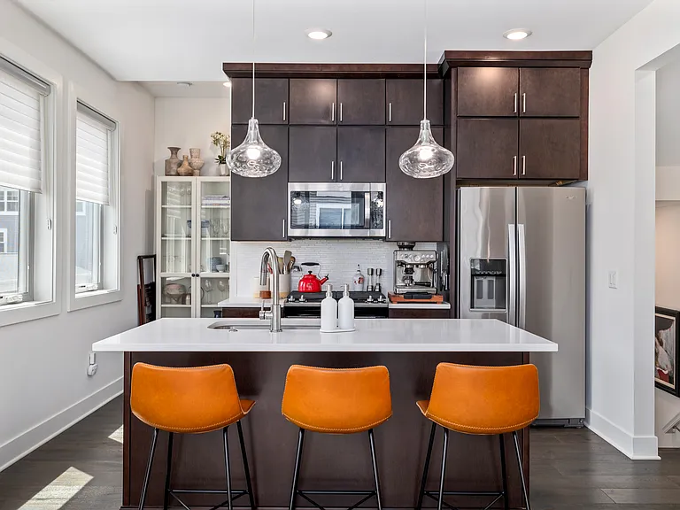 631 Fairview Ave NE #1 — Photo 9