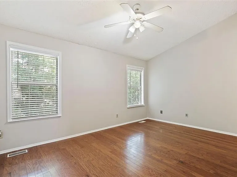 507 Wedgewood Way — Photo 9