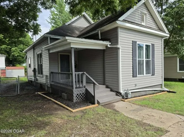903 Oak St, Pittsburg, KS 66762