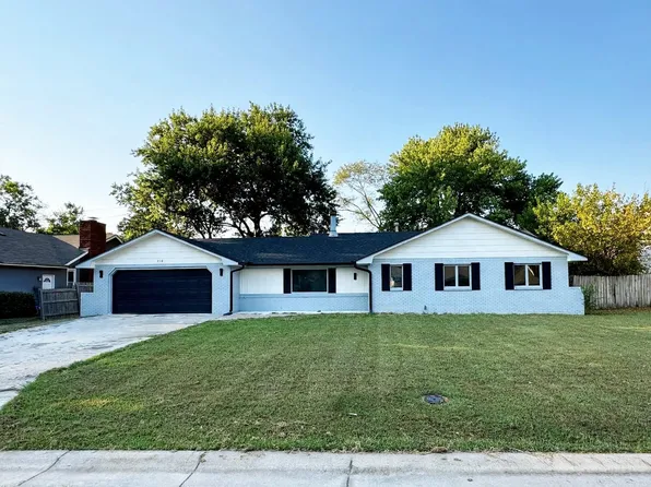 218 W Aaron Dr, Andover, KS 67002