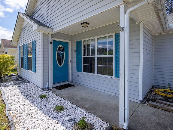 4th image of 302 Lee Dr