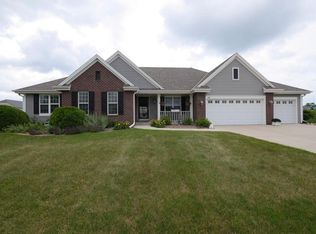 810 Melbourne Rd, Eagle, WI 53119