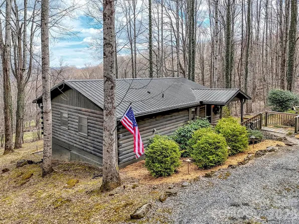 63 Alpaugh Dr, Waynesville, NC 28785