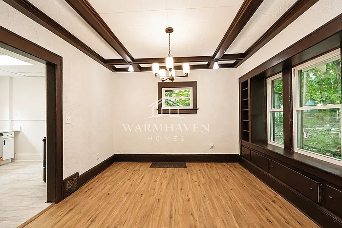1007 Delia Ave — Photo 3