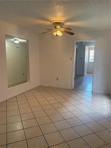 2512 Caswell Ln — Photo 3