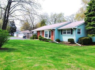 1816 Elmwood Dr, Lindenhurst, IL