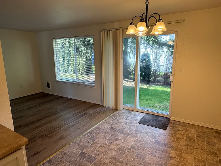 9127 Meridian Pl NE #2 — Photo 3