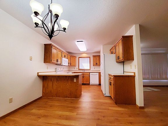 2nd image of 1745 34th St S #61b54c744