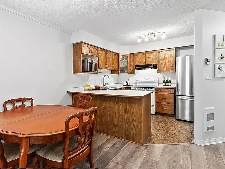 74 Miner St #102 — Photo 6