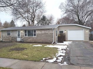 7802 Cadet Rd, Machesney Park, IL 61115