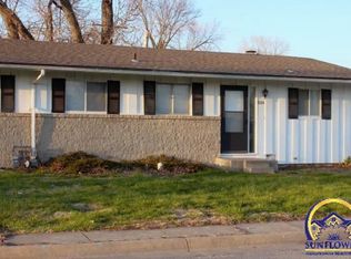 2014 SW 70th Ter, Topeka, KS 66619