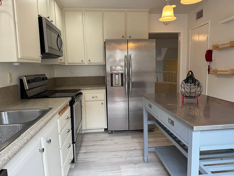 3275 Caminito Eastbluff #206 — Photo 8