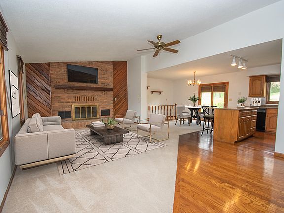 2nd image of 1916 Allen Cir