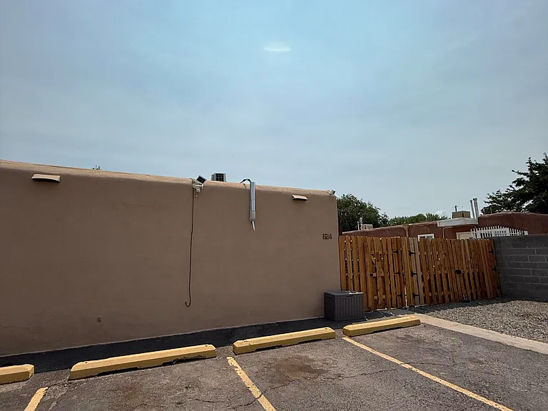 624 Alcazar St SE — Photo 2