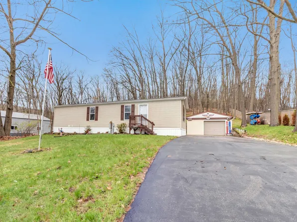 10675 W Rost Lake Rd, Coleman, WI 54112