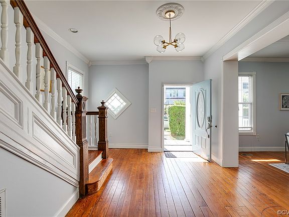 4th image of 908 N 35th St