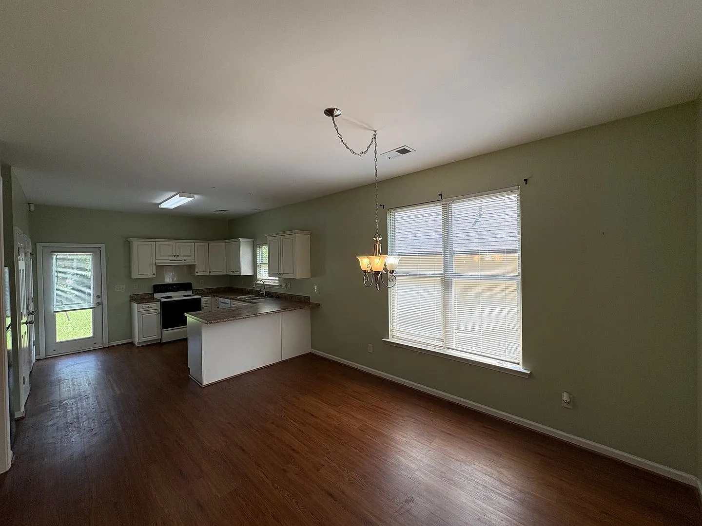 For Rent — Photo 4