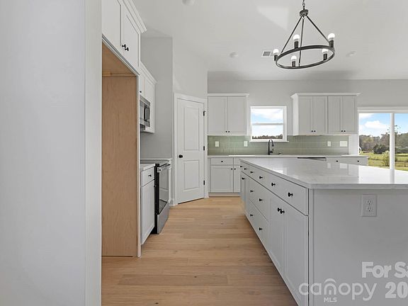 5th image of 1930 Maiden Salem Rd