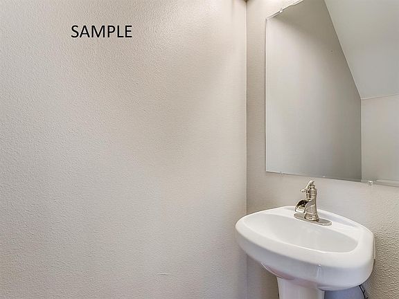 3rd image of 402 N Mill St