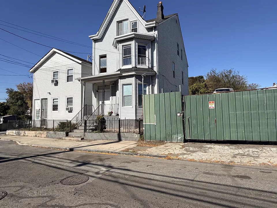 283 Presidential Blvd #3