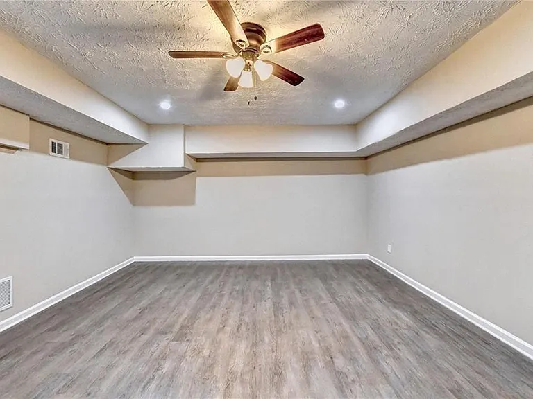 3372 Cottonwood Ln — Photo 13