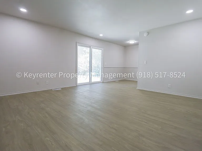 1820 S 5th Pl — Photo 13