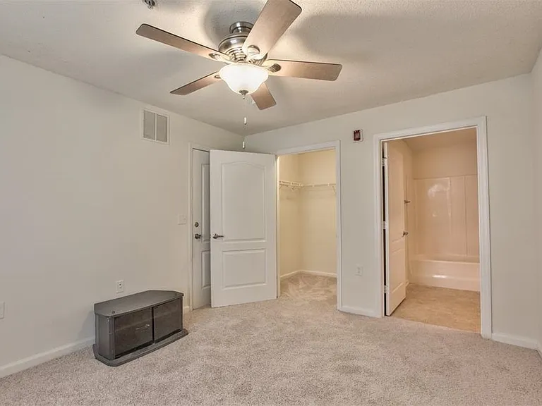 3000 S Adams St #412 — Photo 14