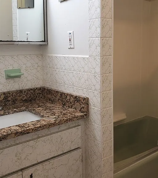 924 Beacon St #6 — Photo 18