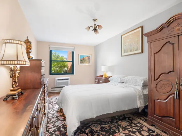 131 Barrow Street 4A image 4 of 5