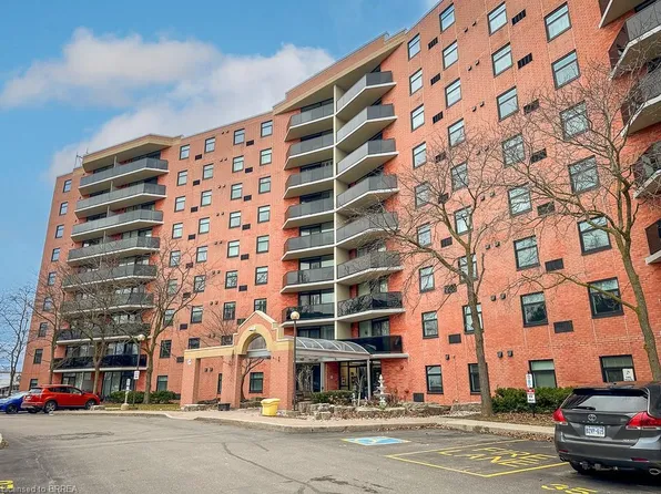 9 Bonheur Ct #214, Brantford, ON N3P 1Z5