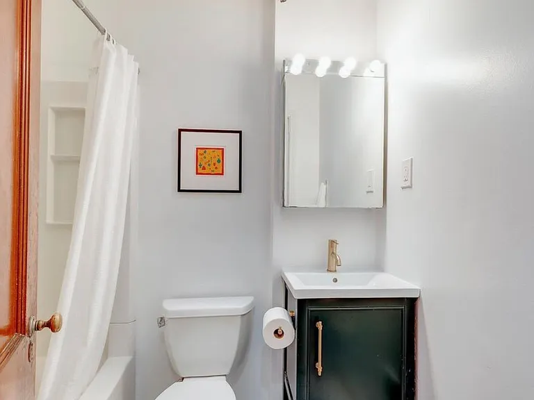 1517 Montana Ave NE — Photo 8