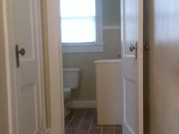 5th image of 2415 Shelby St #Townhouse 6