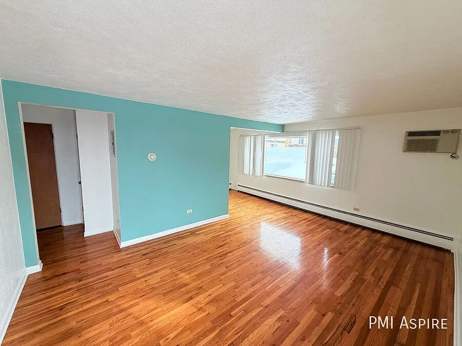 Extremely Affordable Short Term 3-6 Month Lease Available! Spacious Top Floor 1 Bed, 1 Bath near ... — Photo 4