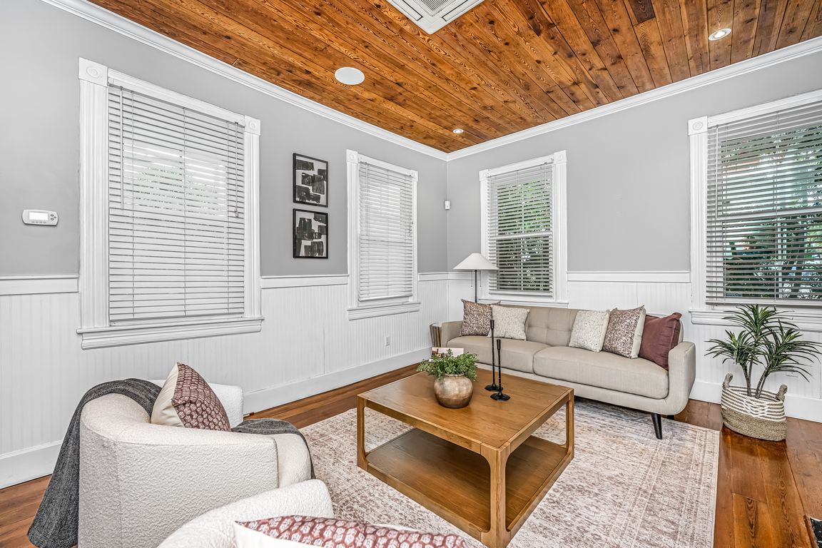 next background image