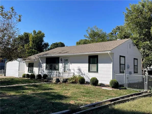 2308 10th Ave, Leavenworth, KS 66048