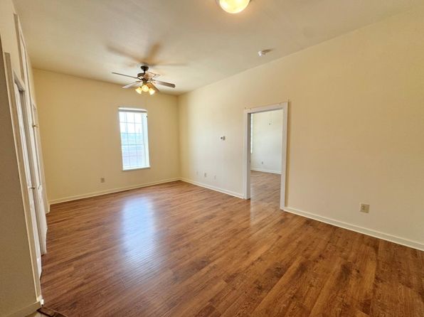 104 Depot St #B