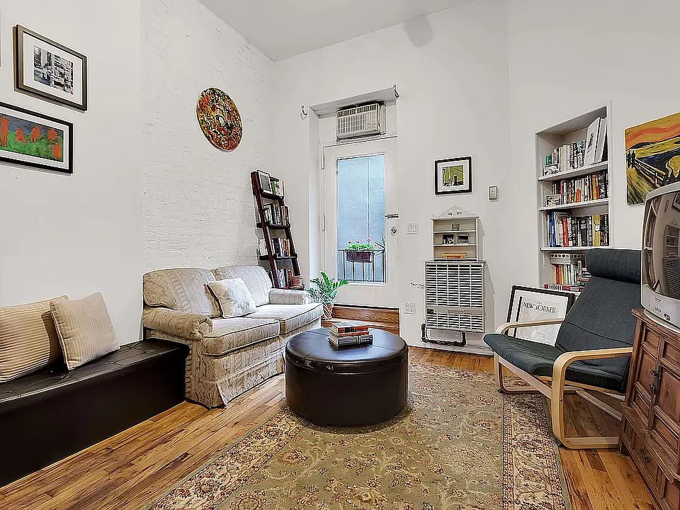 1st image of 949 Columbus Ave #1