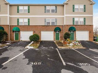 305 Emerson Ln, Harrisonburg, VA 22802