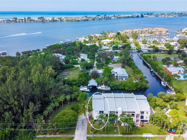 4212 126th St W APT 401, Cortez, FL 34215