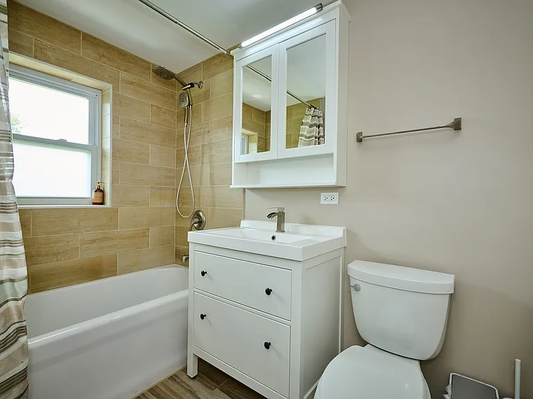 926 N Boxwood Dr #B — Photo 23