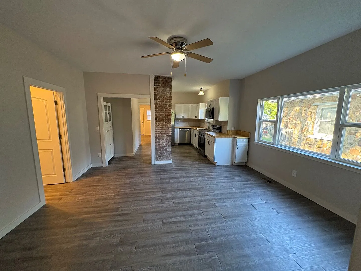 Charm, location and a great price ! Do not pass this up — Photo 2
