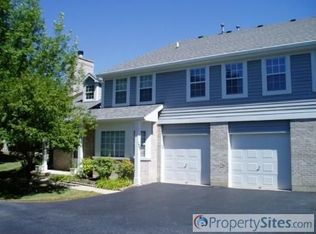 105 S Oakhurst Dr, Aurora, IL 60504