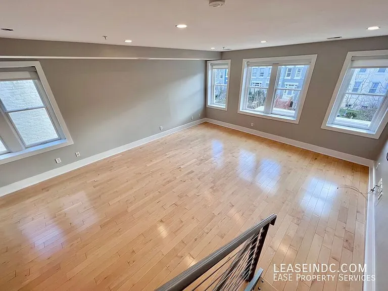 2619 Garfield St NW #4 — Photo 8