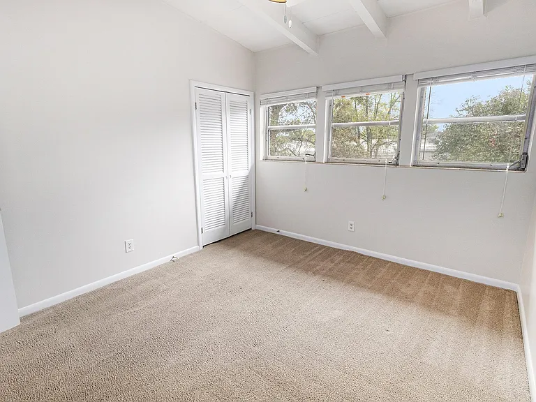 1844 Montclair Rd — Photo 11
