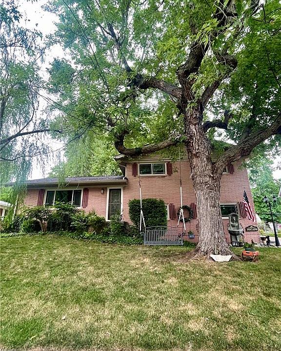 1st image of 1820 Beechwood Dr