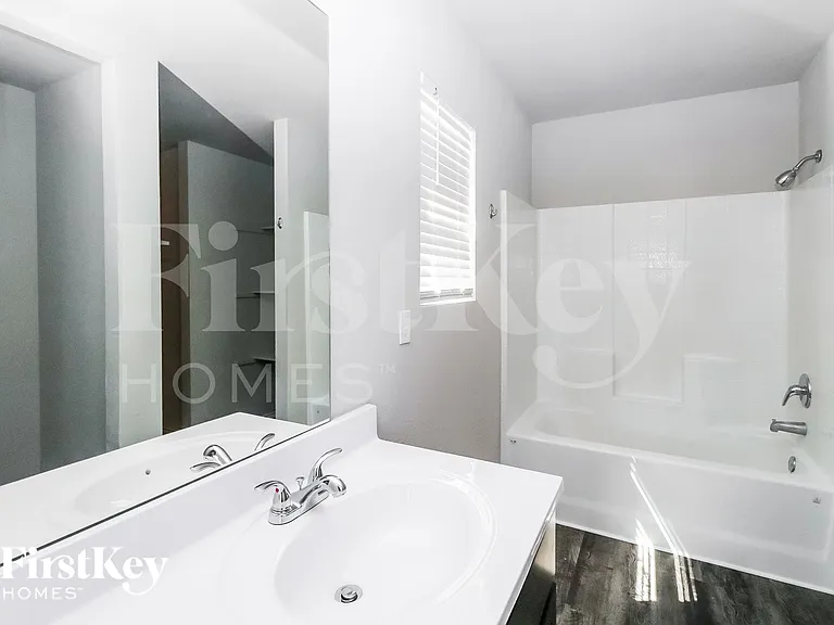 232 Klare Ct — Photo 9