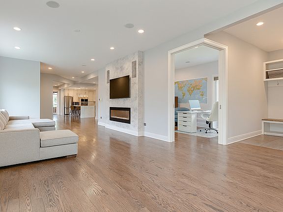 3rd image of 1455 Campbell Ave