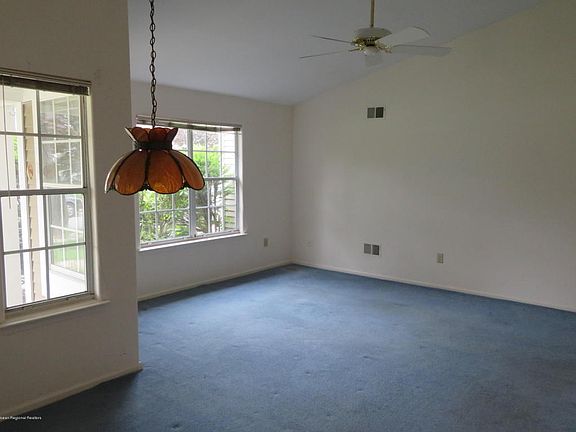 4th image of 1180B Thornbury Ln