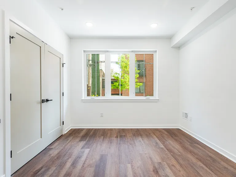 608 S American St #1 — Photo 13