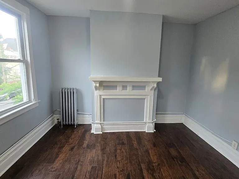 257 S 11th St #2AA — Photo 5